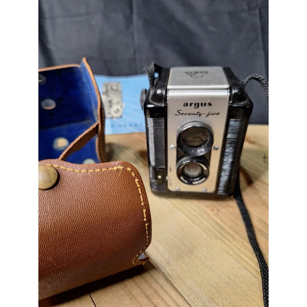 Vintage Argus Seventy-five 75mm Lumar Lens 620 Film Camera with Leather Case USA